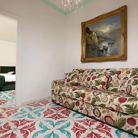 Delfini Trevi House