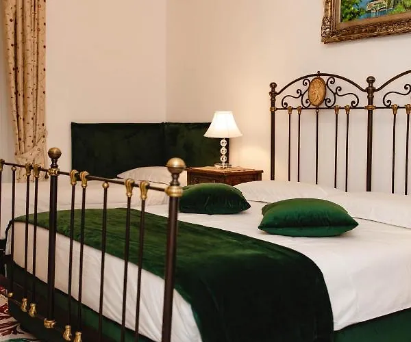 Delfini Trevi House Гостевой дом