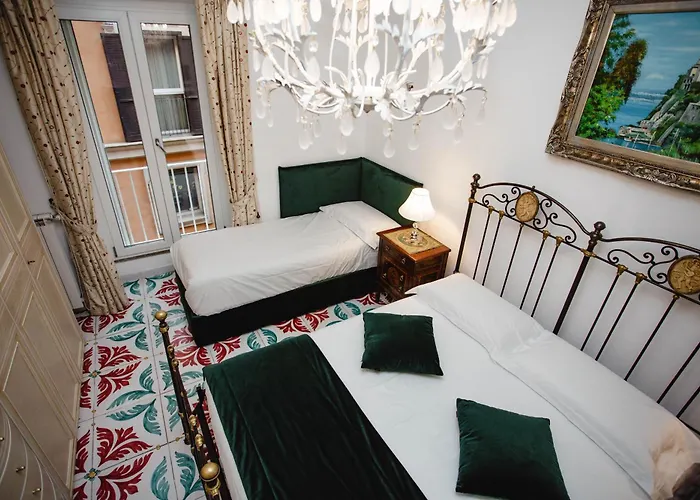 Гостевой дом Delfini Trevi House 4*