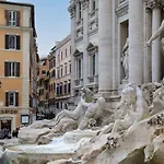 Delfini Trevi House 4*
