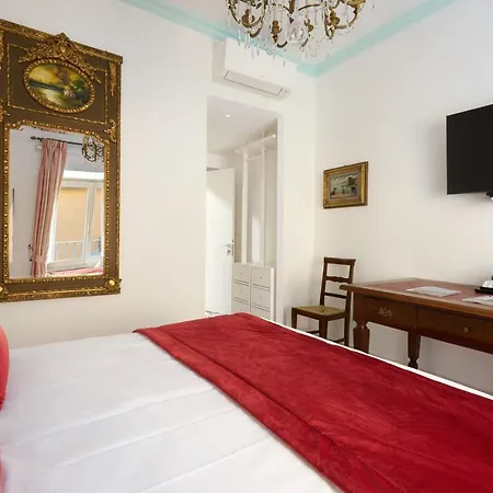 Pensjonat Delfini Trevi House Rzym