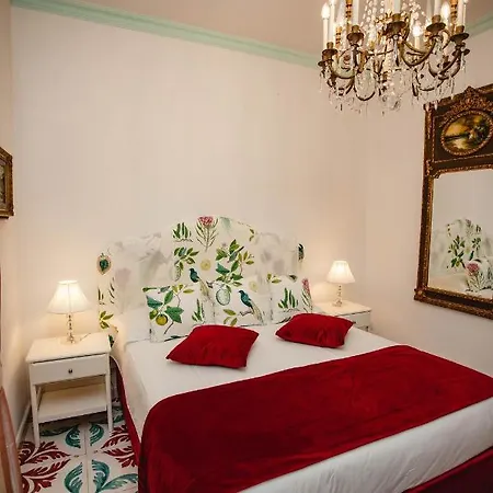 Delfini Trevi House 4*