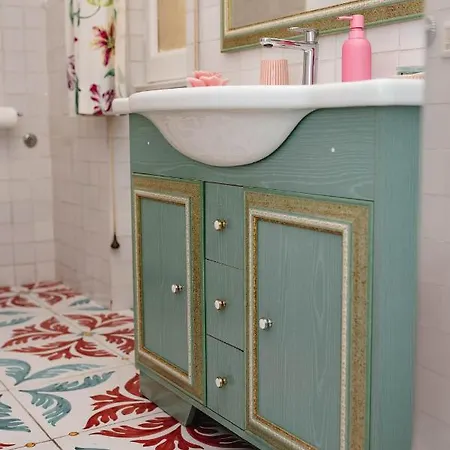 Delfini Trevi House Pensjonat 4*