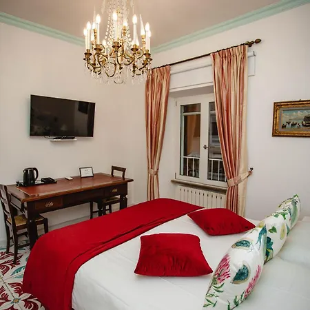 Delfini Trevi House * Roma