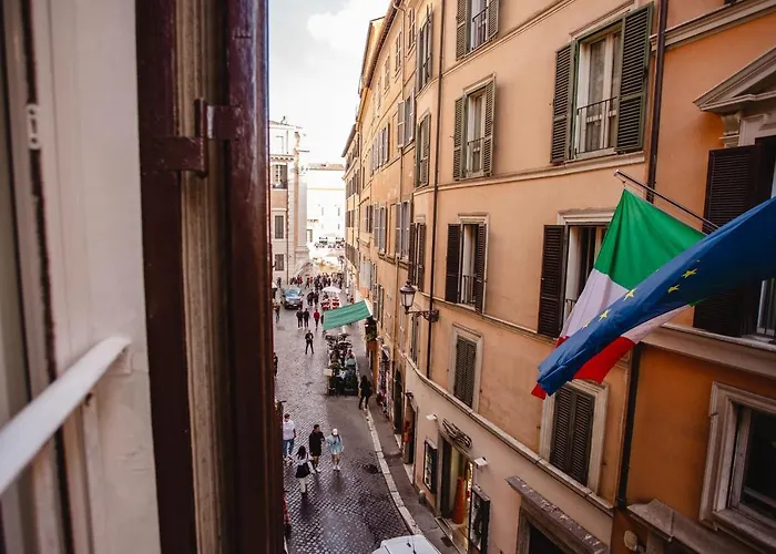 Delfini Trevi House