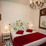 Delfini Trevi House 4*