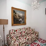 Delfini Trevi House Casa de hóspedes