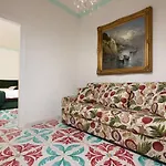 Delfini Trevi House