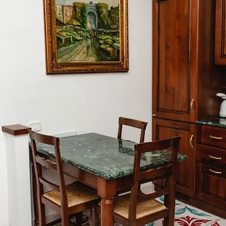 Delfini Trevi House