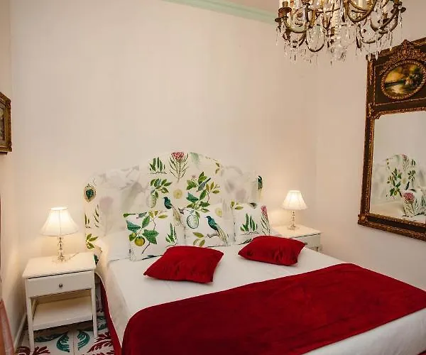 Delfini Trevi House 4*